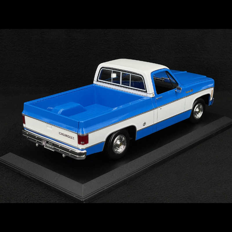 Miniature CHEVROLET C10 CHEYENNE SUPER 1974 BLEUE/BLANC 1/18 Maisto