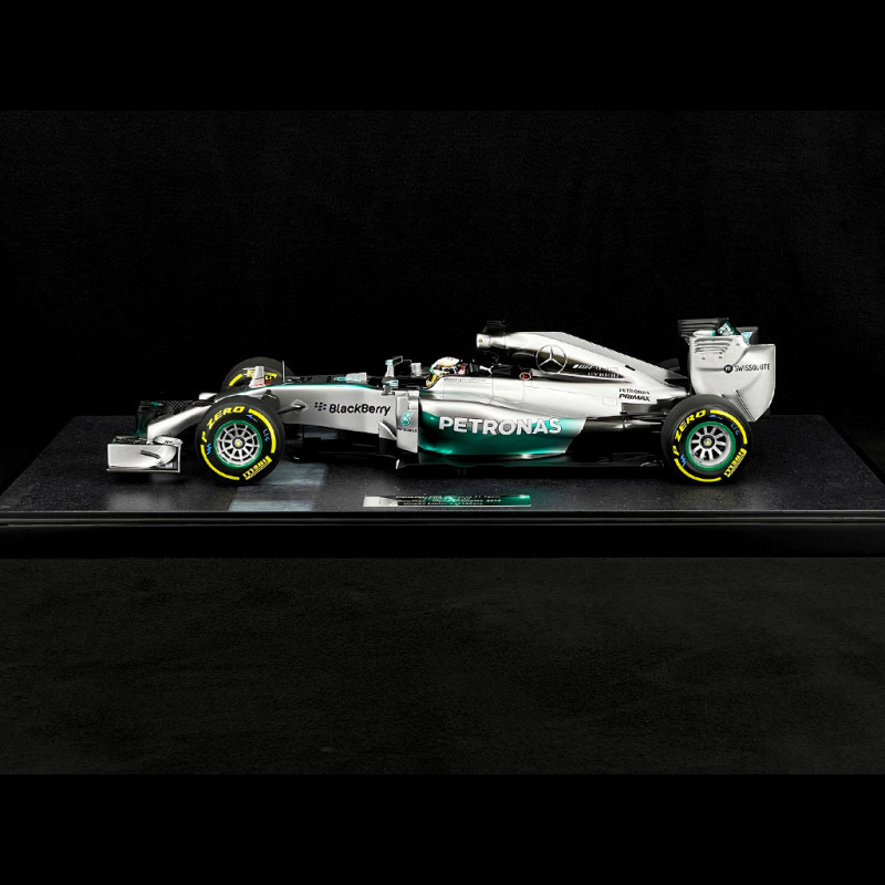 lewis-hamilton-mercedes-amg-f1