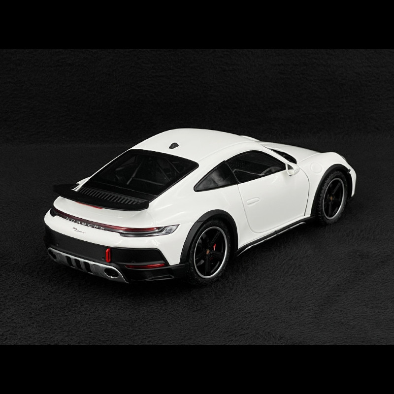 Porsche 911 Dakar Type 992 2022 White 1/18 Minichamps 110062070