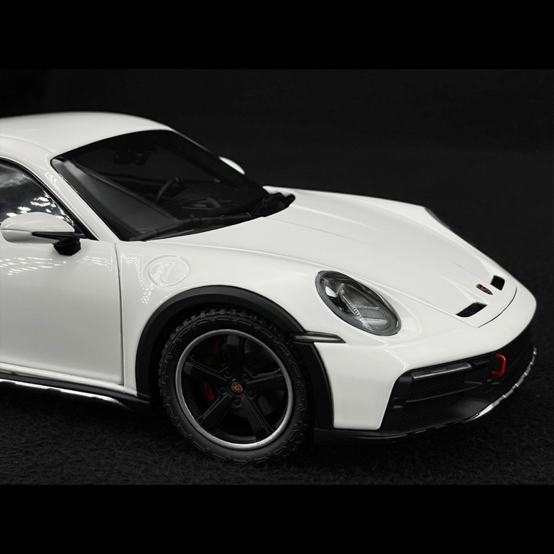 Porsche 911 Dakar Type 992 2022 White 1/18 Minichamps 110062070