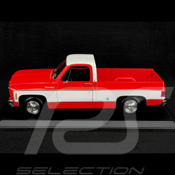 Chevrolet C-10 Pick-Up Cheyenne Super 1974 Red 1/18 Maisto 31467RD