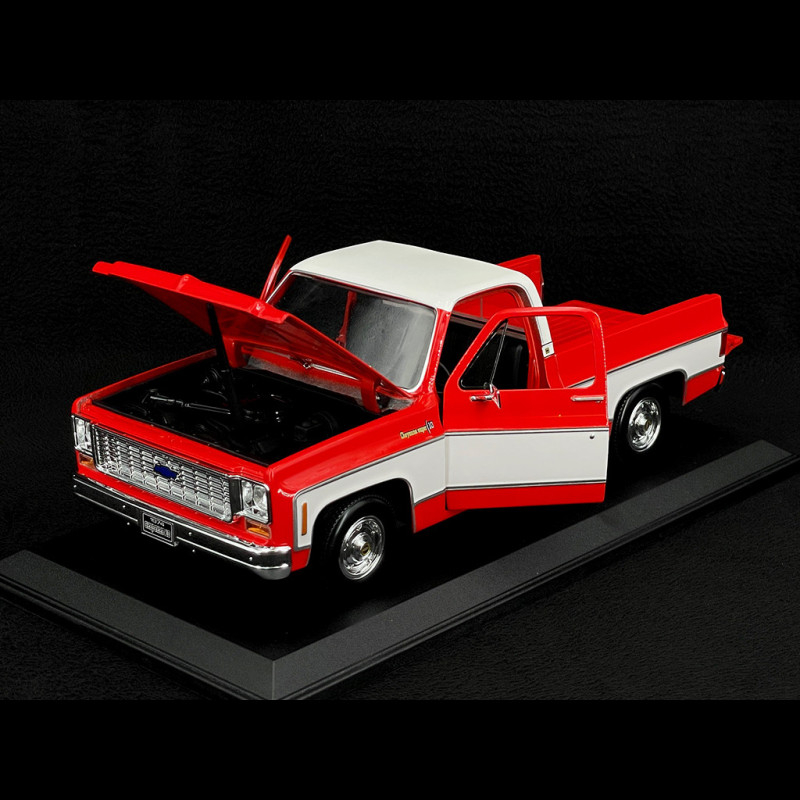 Maisto 1:18 Cheyenne Super Modellino Chevrolet C10 Cheyenne Super 1974 In Scala 1:18 Maisto - Edizione Speciale Blu Modello Auto D'epoca In Scala
