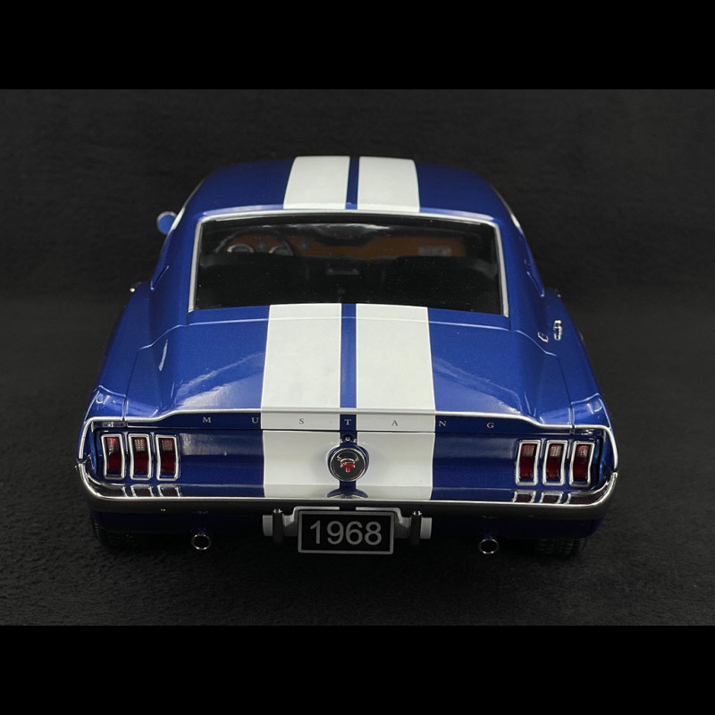 Ford Mustang 1965 Fastback 1/18 – Mira 9101 – Bleu Bandes Blanches – Occasion
