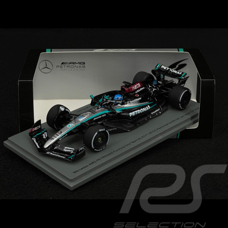 George Russell Mercedes W15...