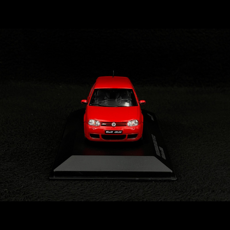 Volkswagen Golf IV R32 2003 Toronto Red 1/43 Solido S4313604