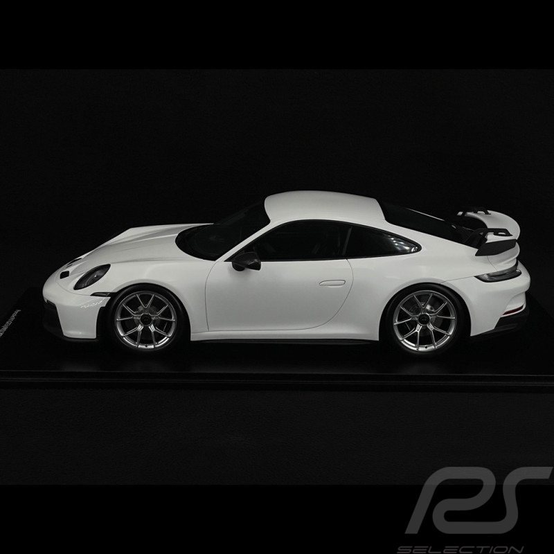 Porsche 911 GT3 Typ 992 2021 Carraraweiß 1/12 Schuco 450047400