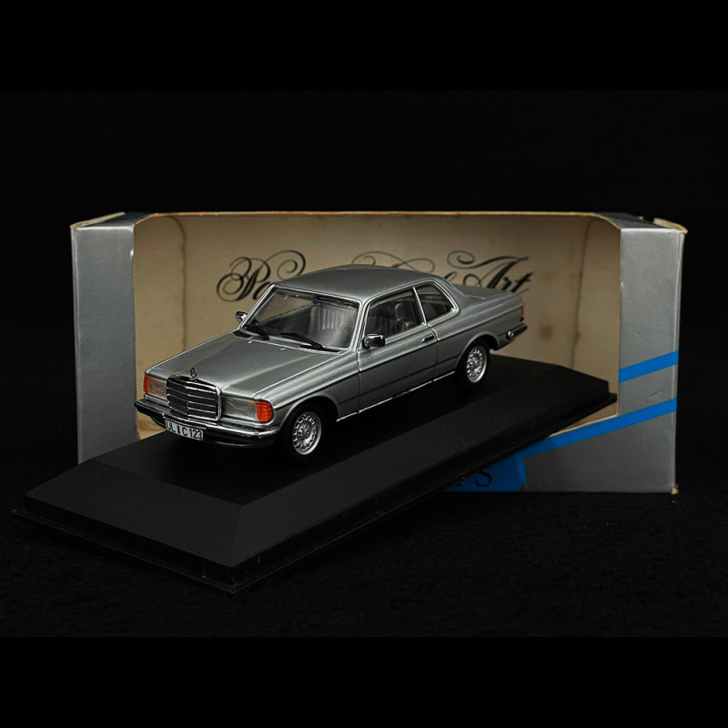 Mercedes-Benz 280 CE 1980 Green metallic 1:18