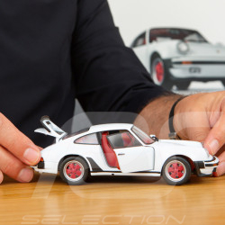 Porsche 911 Advent Calendar Turbo 3.0 Type 930 1974 Grand Prix White 1/24 Franzis 67322