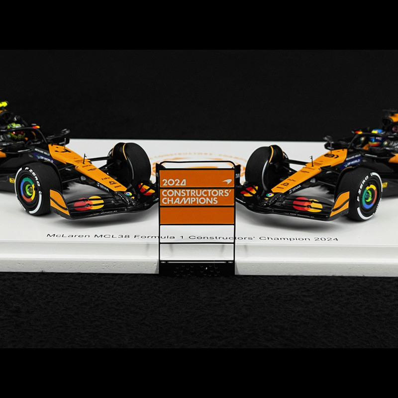 Set McLaren MCL38 Lando Norris n° 4 / Oscar Piastri n° 81 F1