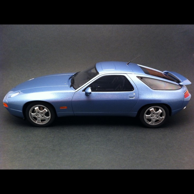 Porsche 928 GTS blue 1/18 GT Spirit GT006CS