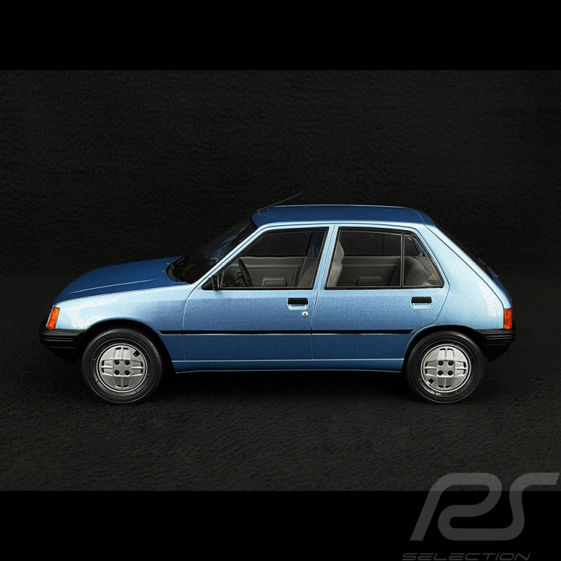 Peugeot 205 1984 Hellblau 1/18 MCG MCG18491