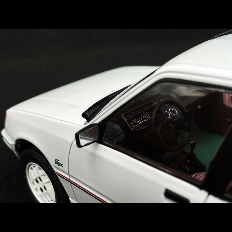 Peugeot 205 1984 White 1/18 MCG MCG18493