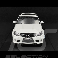 Mercedes-Benz C63 AMG 2007 Diamantweiß 1/18 GT Spirit GT928