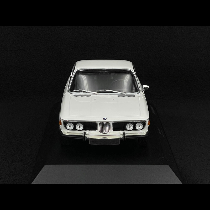 BMW 2800 CS 1968 White 1/18 Minichamps 155028030