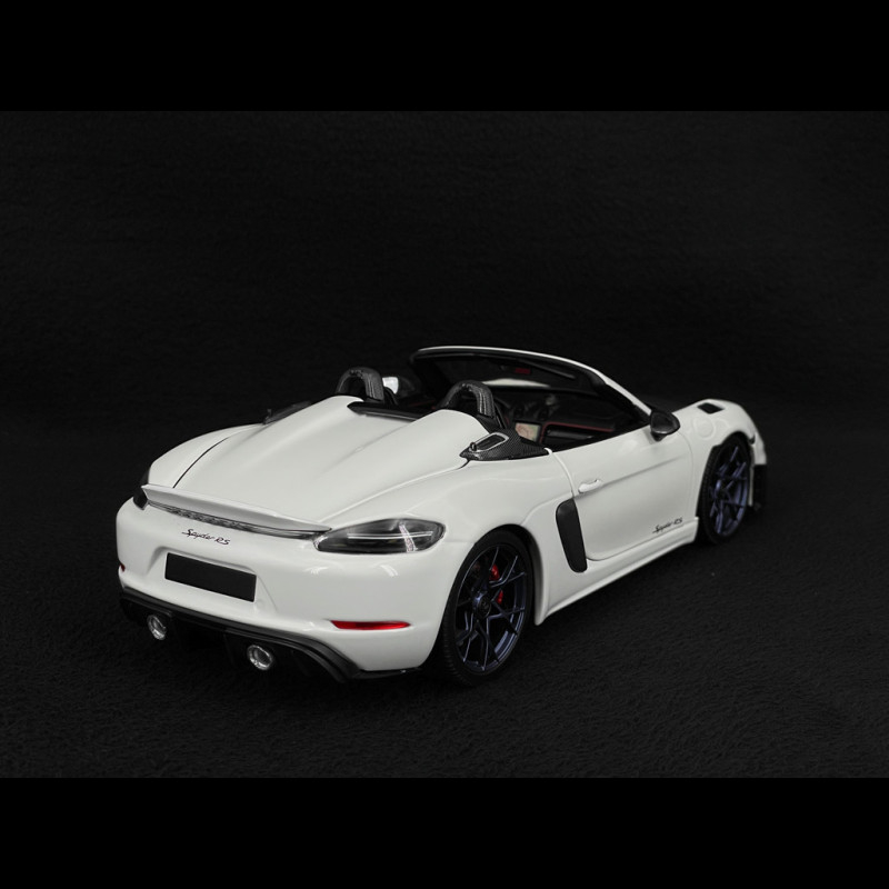 Porsche 718 Spyder RS Weissach Package 2024 White 1/18 Minichamps