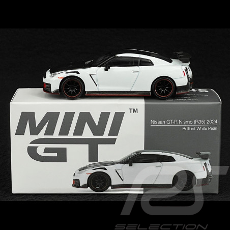 Nissan GT-R R35 Nismo 2024 Brillant White Pearl 1/64 Mini GT