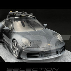 Porsche 911 Carrera S Type 992.2 2024 Noir avec Skis Porsche 1/18 Spark WAP0210230T911
