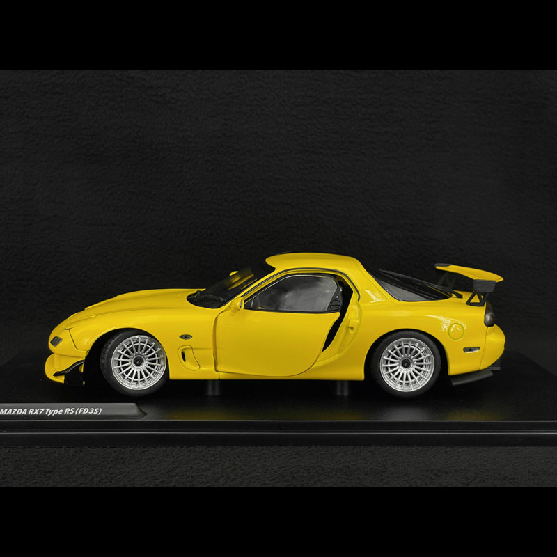 Mazda RX-7 FD3RS Streetfighters 1994 Yellow 1/18 Solido S1810603