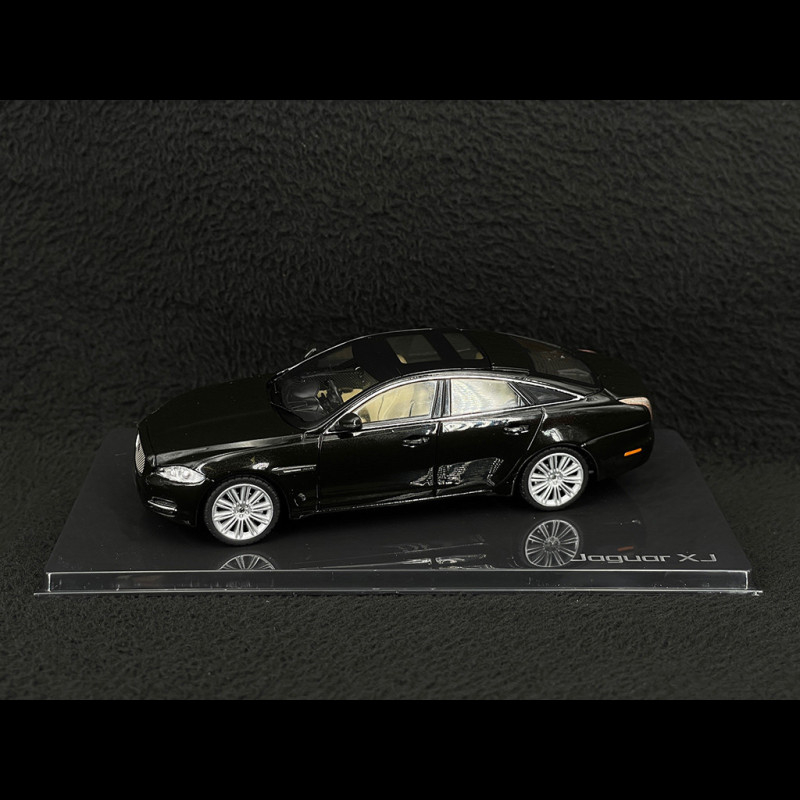 Jaguar XJ X351 2009 Amethyst Black 1/43 Ixo 50JDCAXJ