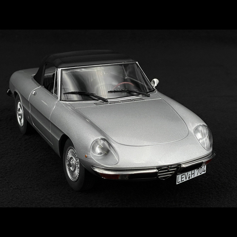Alfa Romeo 2000 Spider 1973 Light Grey 1/18 Norev 187884