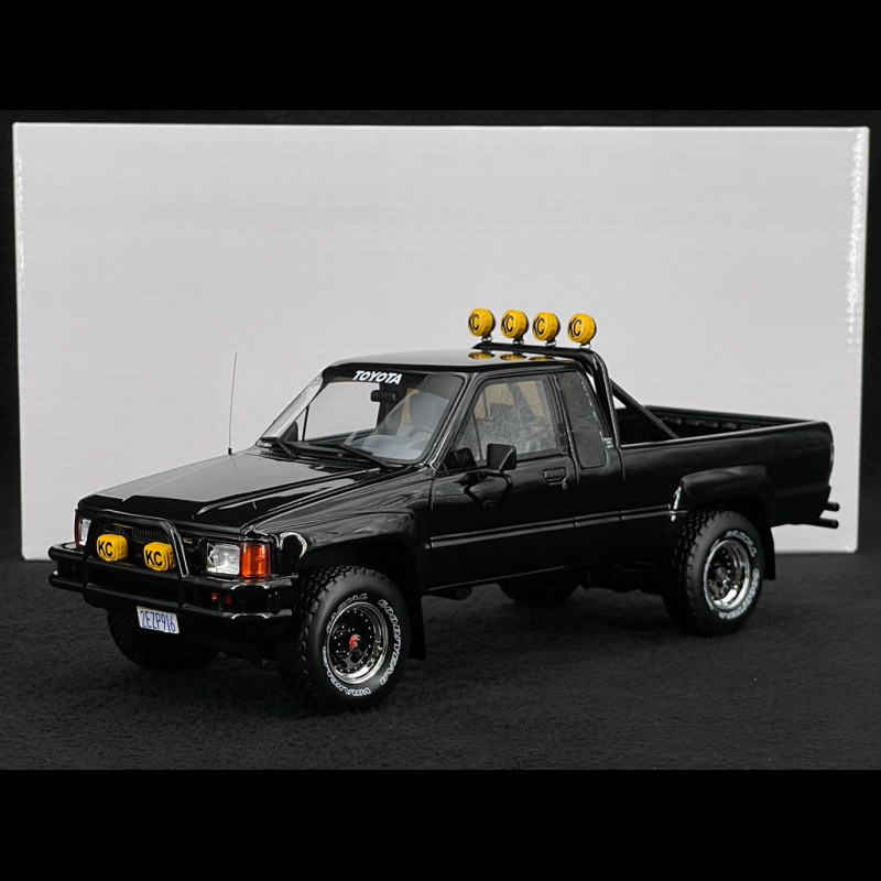 toyota-hilux-sr5-1985-glossy-
