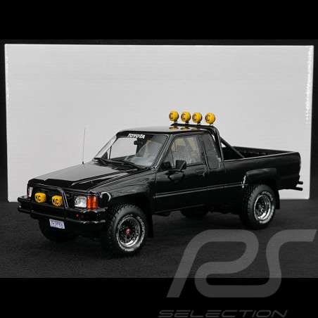 Toyota Hilux SR5 1985 Noir Brillant 1/18 Ottomobile OT481B