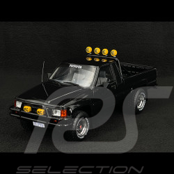 Toyota Hilux SR5 1985 Glänzendes Schwarz 1/18 Ottomobile OT481B