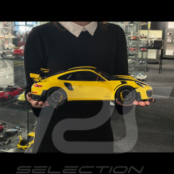 Porsche 911 GT2 RS Typ 991.2 Weissach Package 2018 Renngelb 1/12 GT Spirit GT535