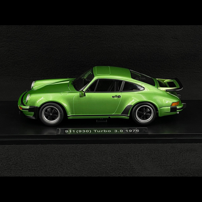 PORSCHE 930 Turbo 黄緑 KADO NO.3 日本製 Porsche 911 Turbo 3.0 Type 930 1976 Metallic Green 1/18 KK Scale