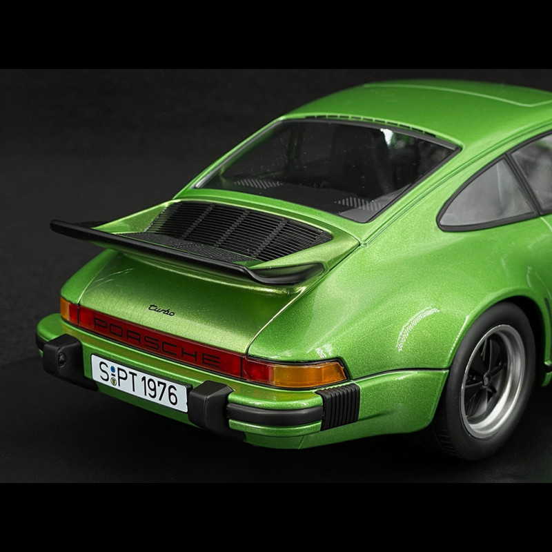 PORSCHE 930 Turbo 黄緑 KADO NO.3 日本製 1/18 Norev Porsche 911 930 Turbo 3.0 1976 Light Green Diecast Full