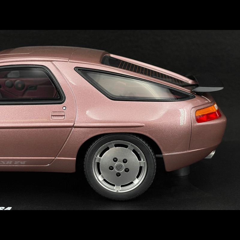 Cassis Red Porsche 928 S 1980 Cassis Red Metallic 1/18 GT Spirit GT524