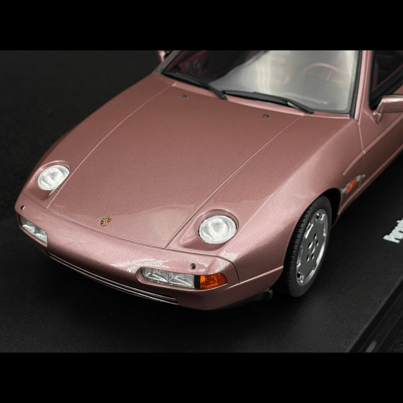Cassis Red Porsche 928 S 1980 Cassis Red Metallic 1/18 GT Spirit GT524