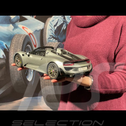 Porsche 918 Spyder Weissach Package 2013 GT Silber 1/12 Autoart 12123