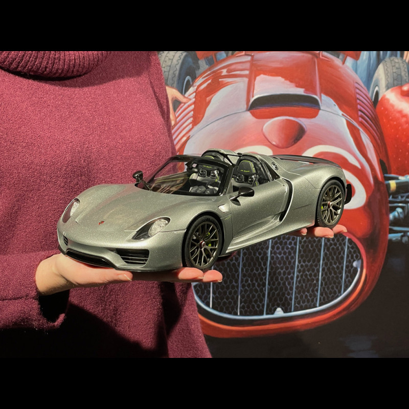 Porsche 918 Spyder Weissach Package 2013 GT Silver 1/12 Autoart 12123