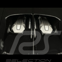 Bugatti Chiron 2017 Italian Red / Nocturne Black 1/12 Autoart 12113