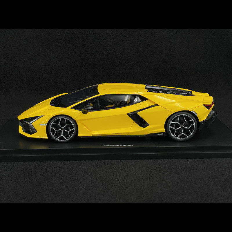 lamborghini-revuelto-2024-