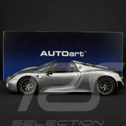 Porsche 918 Spyder Pack Weissach 2013 Argent GT 1/12 Autoart 12123