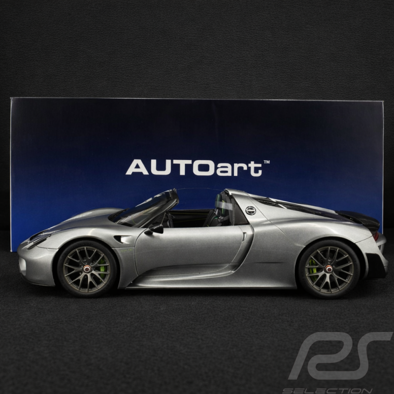 Porsche 918 Spyder Pack Weissach 2013 Argent GT 1/12 Autoart 12123