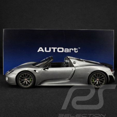 Porsche 918 Spyder Weissach Package 2013 GT Silver 1/12 Autoart 12123