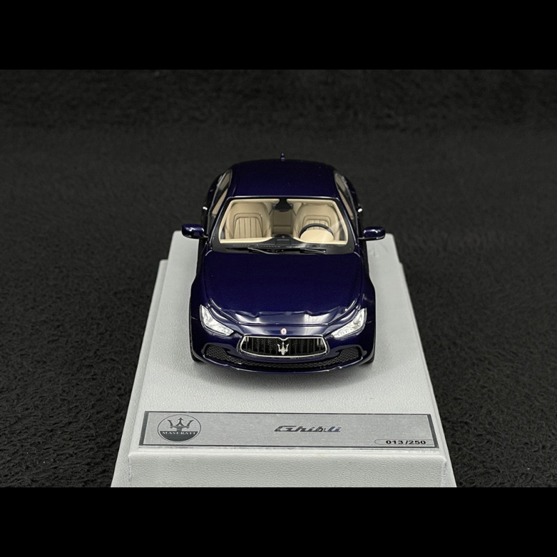 Marketplace : ALEZAN MODELS KIT 1/43 MASERATI GHIBLI CAMPANA .1997