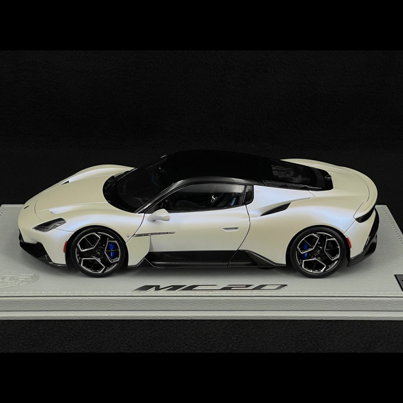 Maserati MC20 2020 Bianco Audace Pearlescent / Glossy Black With