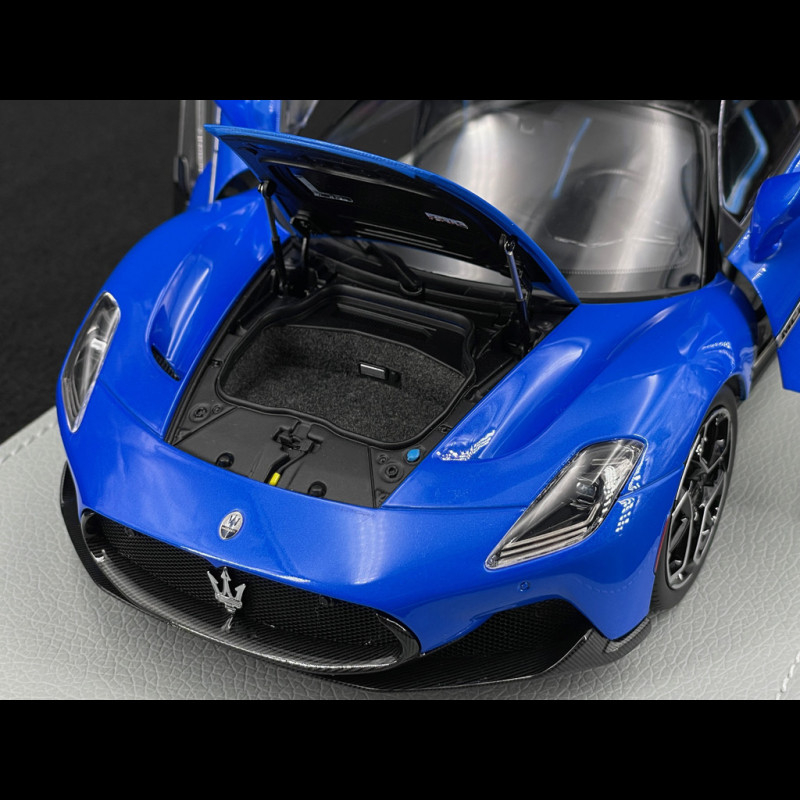 Maserati MC20 2020 Blu Infinito / Glossy Black With Openings 1/18