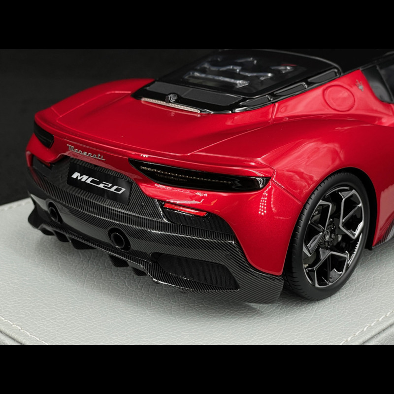 Maserati MC20 2020 Rosso Vincente / Glossy Black 1/18 BBR Models