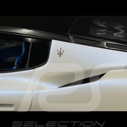 Maserati MC20 2020 Bianco Audace / Glänzendes Schwarz 1/18 BBR Models P18191D1MAS