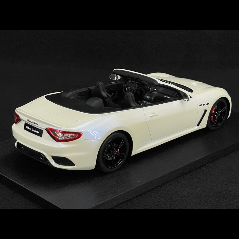 Maserati GranCabrio 2019 Pearly Iridescent White 1/18 TrueScale