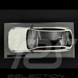 BMW M5 Touring G99 2025 Blanc Alpin Uni 1/18 Solido S1814802