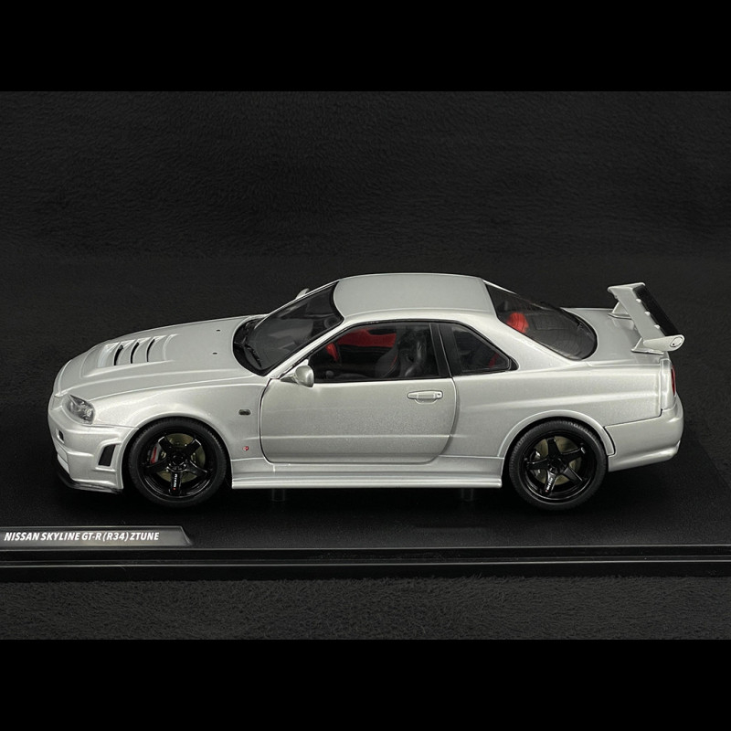 Nissan Skyline GT-R R34 Z Tune 1999 Silver 1/18 Solido S1804312