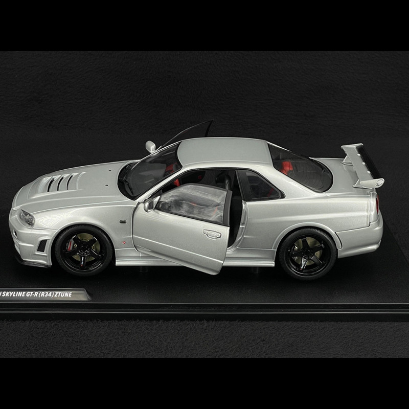 Nissan Skyline GT-R R34 Z Tune 1999 Silver 1/18 Solido S1804312
