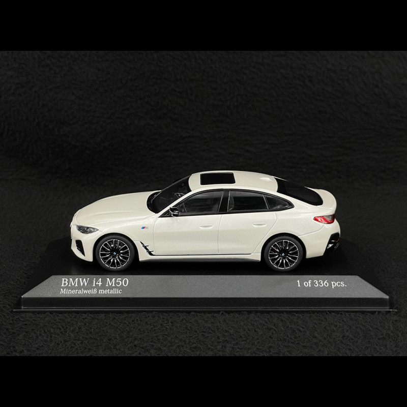 BMW i4 M50 2022 Mineral White Metallic 1/43 Minichamps 410024000