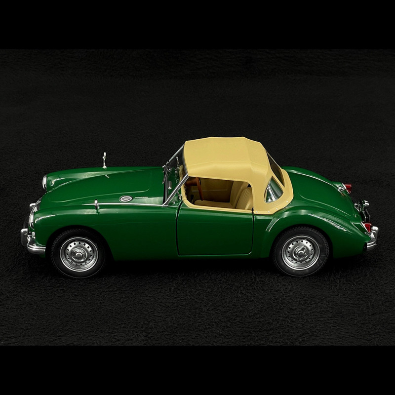 MG MGA MK1 Softtop 1959 Green / Cream 1/18 Triple9 T9-1800165